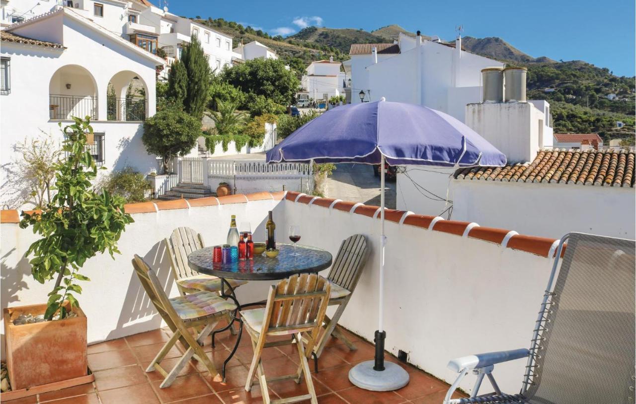 Nice Home In Canillas De Albaida With Wifi Bagian luar foto