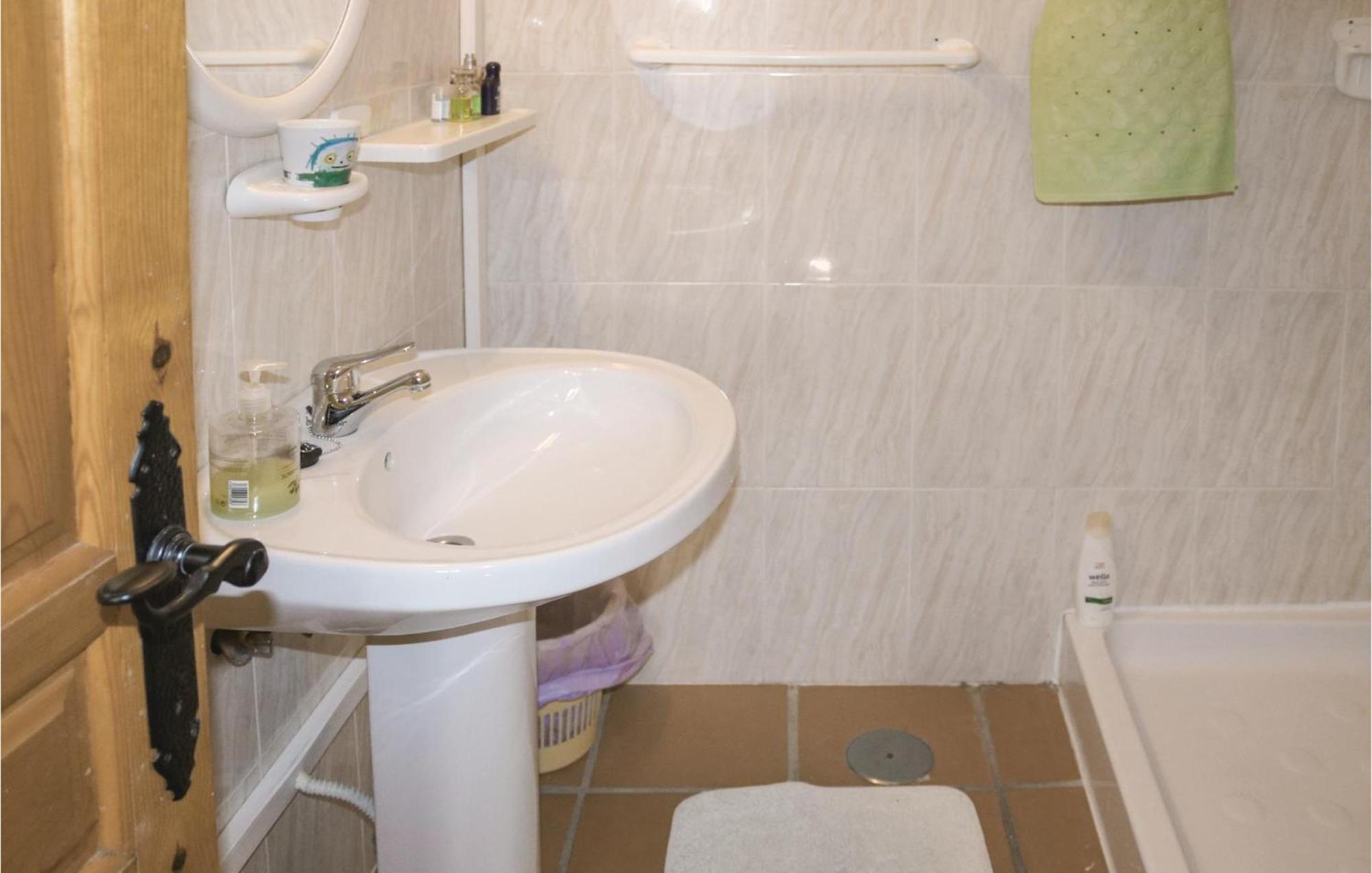 Nice Home In Canillas De Albaida With Wifi Bagian luar foto