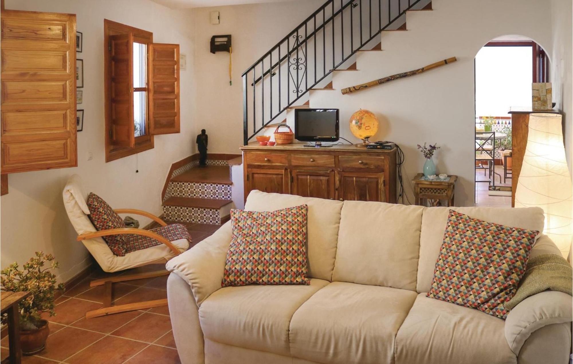 Nice Home In Canillas De Albaida With Wifi Bagian luar foto