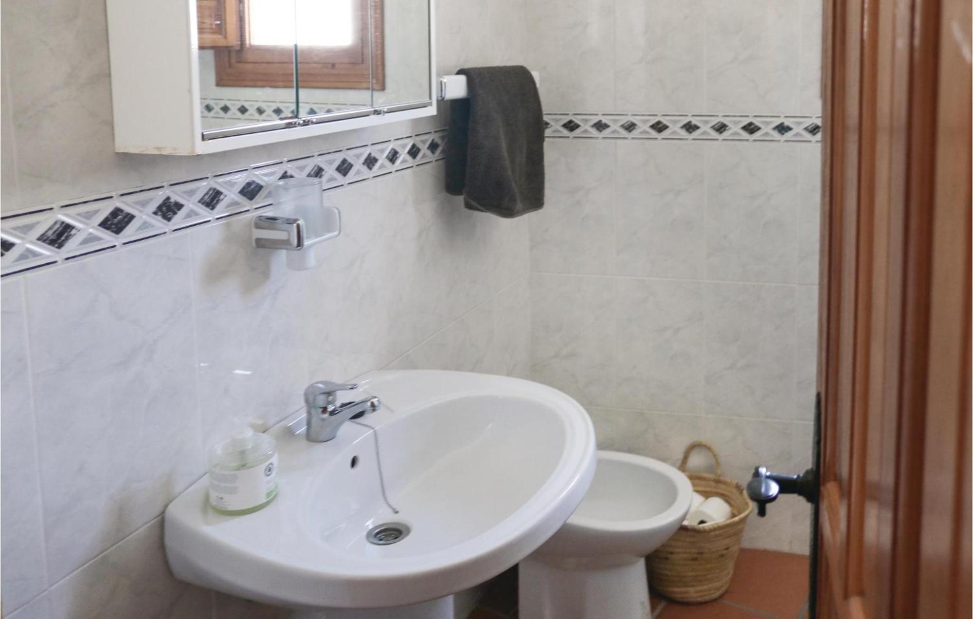Nice Home In Canillas De Albaida With Wifi Bagian luar foto