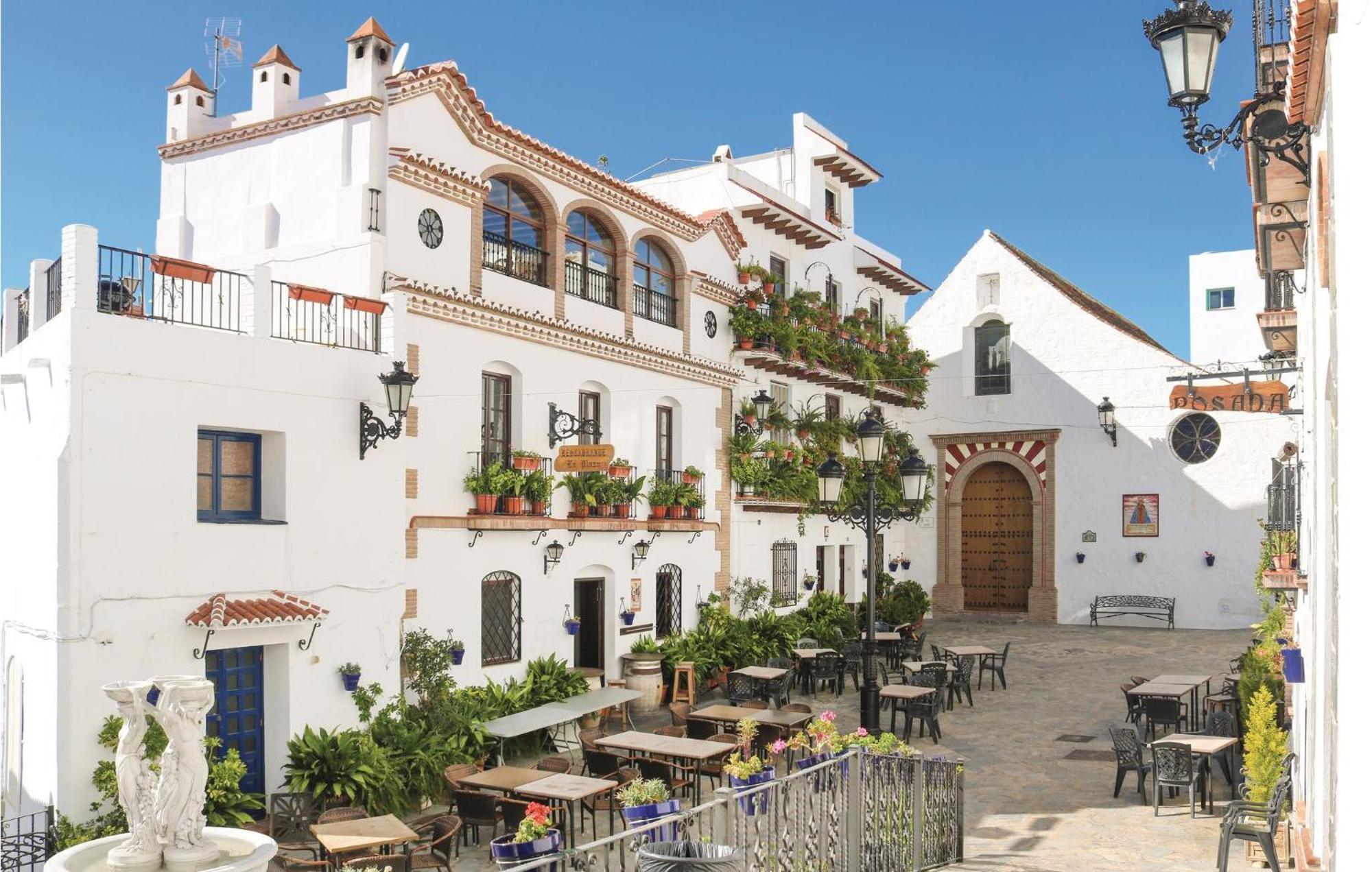 Nice Home In Canillas De Albaida With Wifi Bagian luar foto