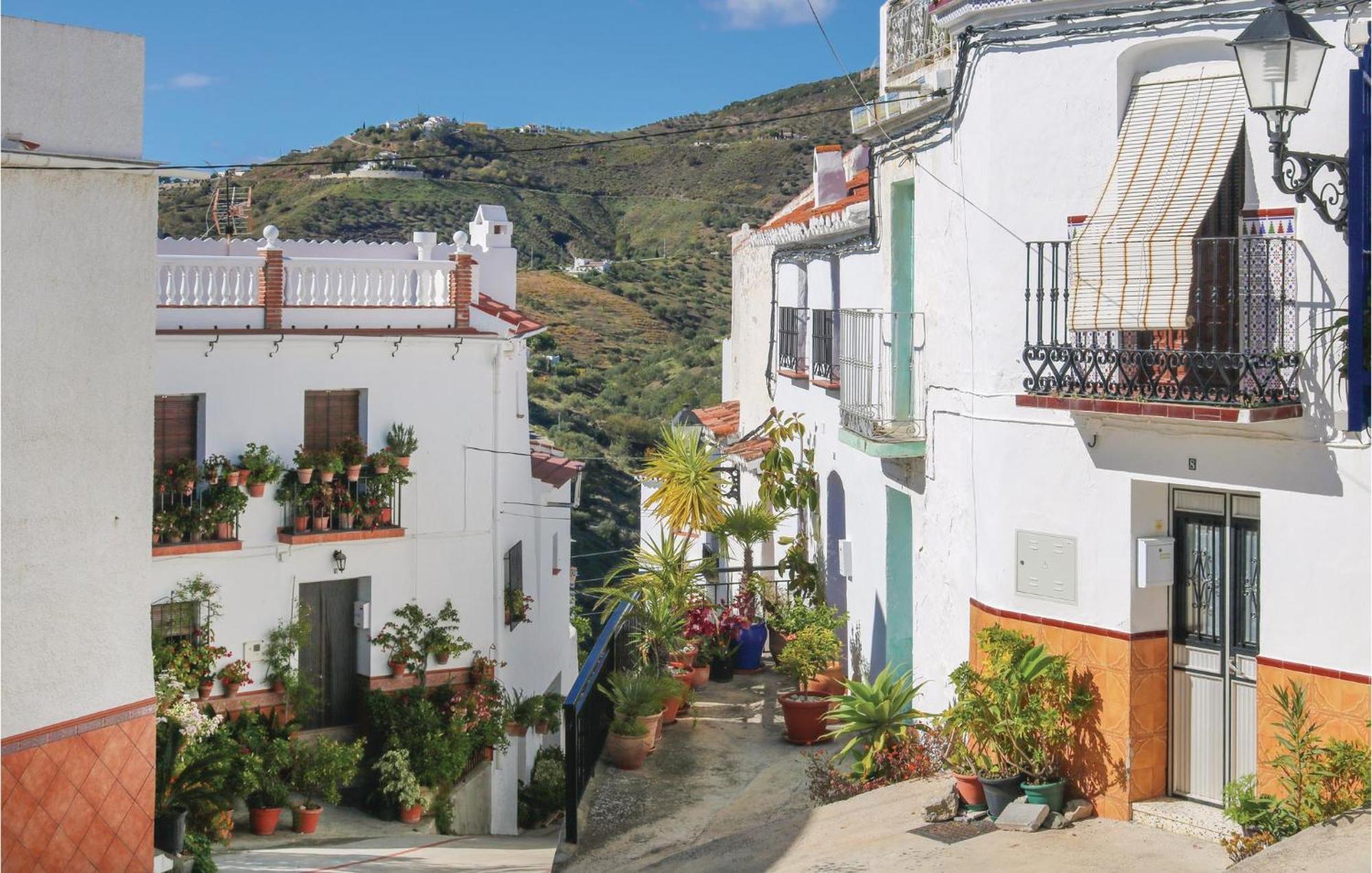 Nice Home In Canillas De Albaida With Wifi Bagian luar foto